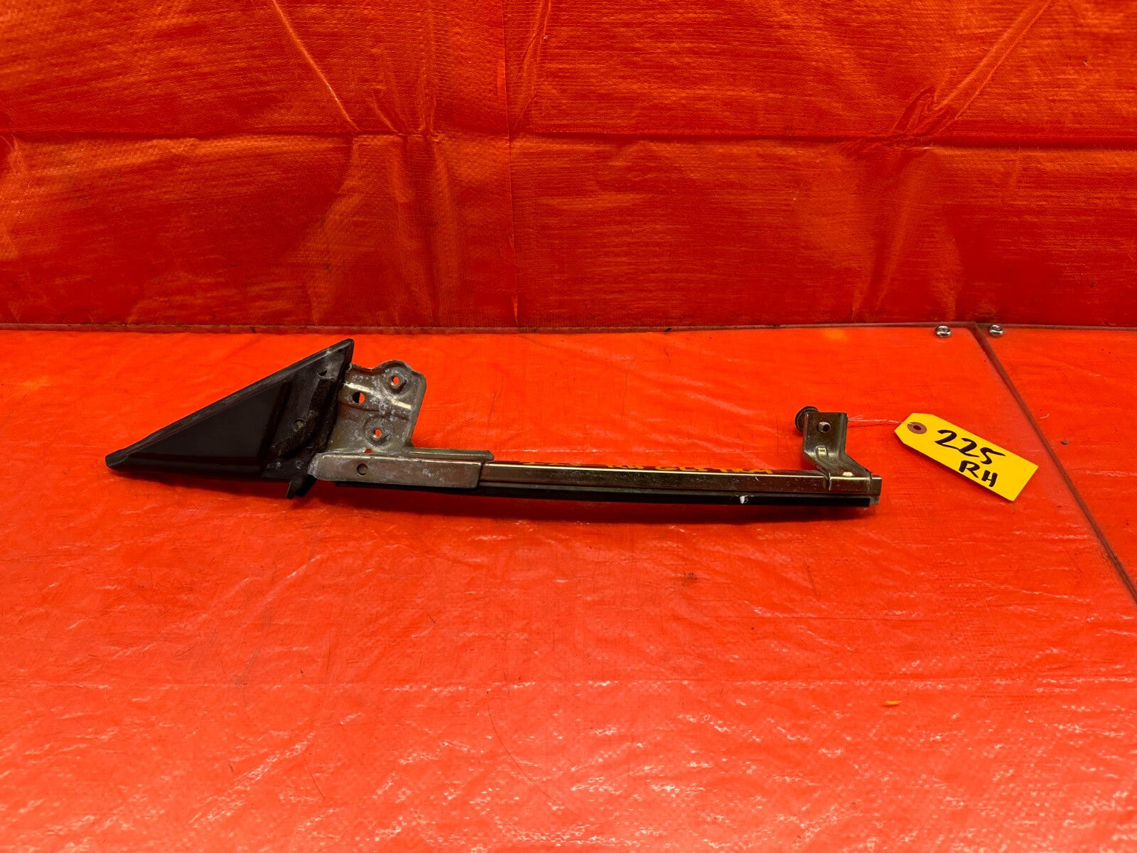 00 09 HONDA S2000   PASSENGER RIGHT   DOOR WINDOW GLASS PLACEMENT HOLDER OEM 2250