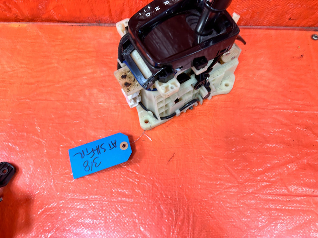 13 16 HYUNDAI GENESIS COUPE AUTOMATIC TRANSMISSION SHIFTER / GEAR SELECTOR 3186