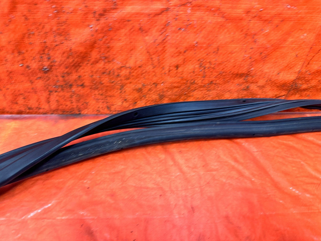 04 08 ACURA TSX LEFT DRIVER FRONT DOOR WINDOW GLASS WEATHER STRIP OEM #3307
