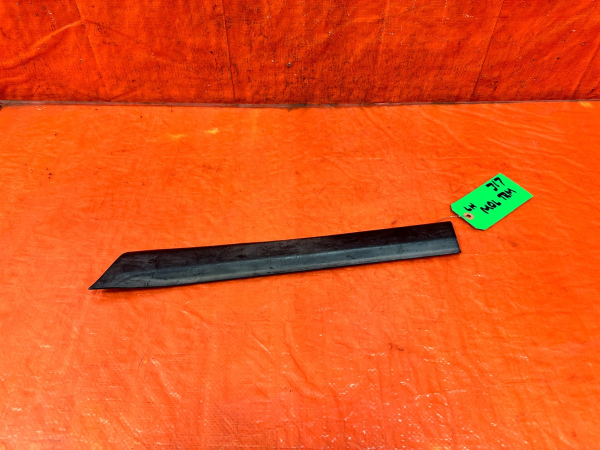 90-91 HONDA CIVIC HATCHBACK - LEFT MOLDING - OEM 3170