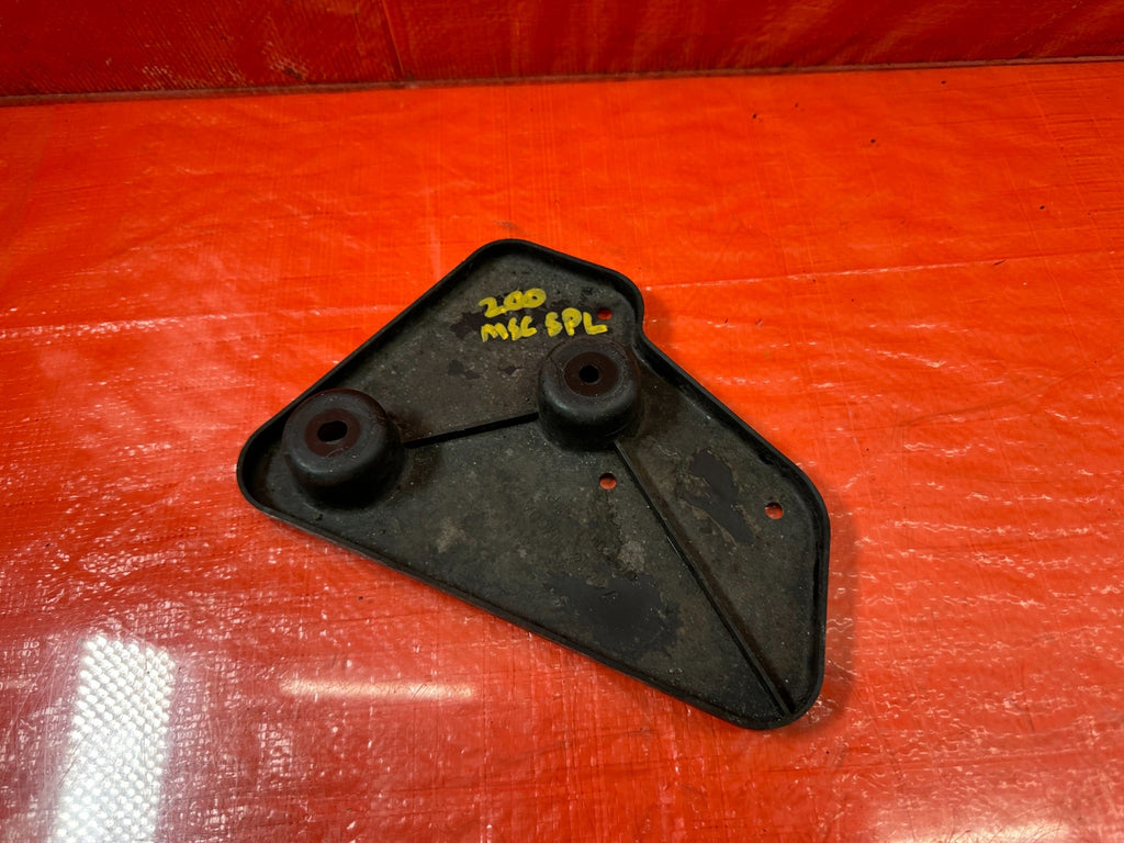 17 20 INFINITI Q60   TUNNEL STAY BRACKET RIGHT   OEM FACTORY #2007
