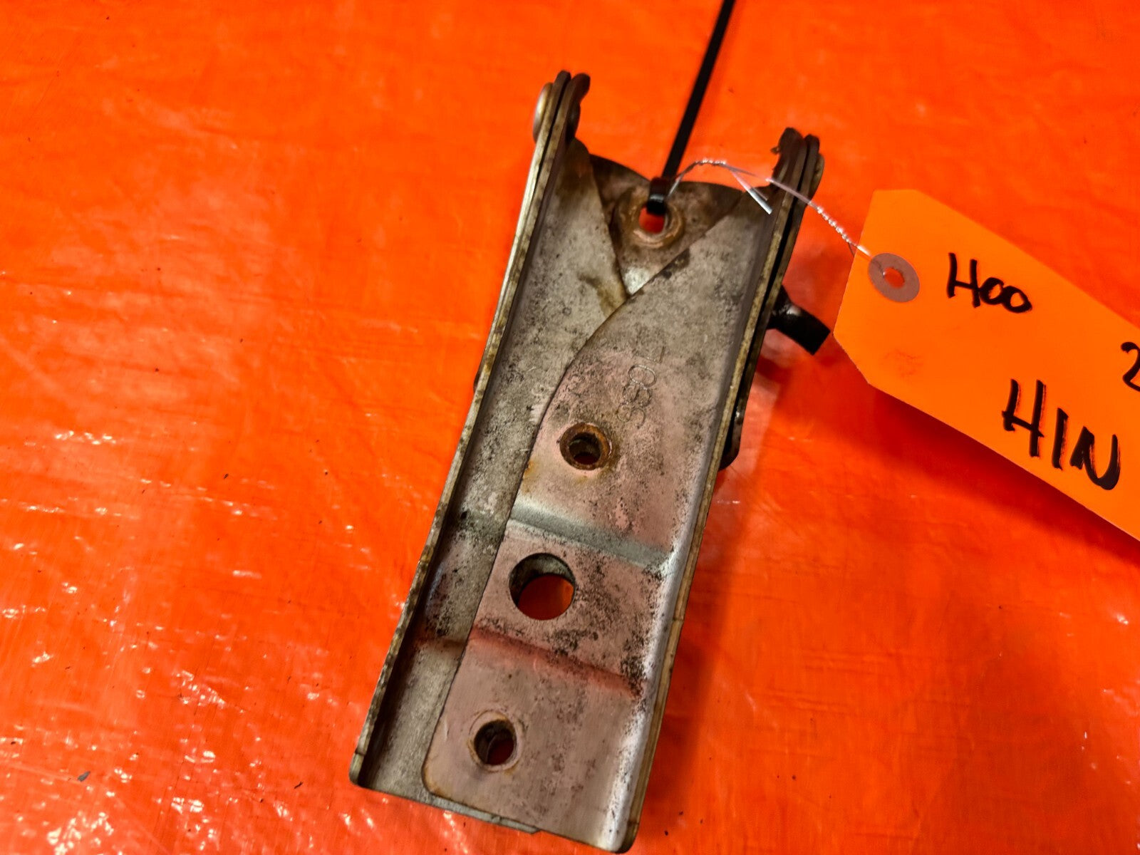 92 96 HONDA PRELUDE   LEFT & RIGHT HOOD HINGES   OEM FACTORY #2735