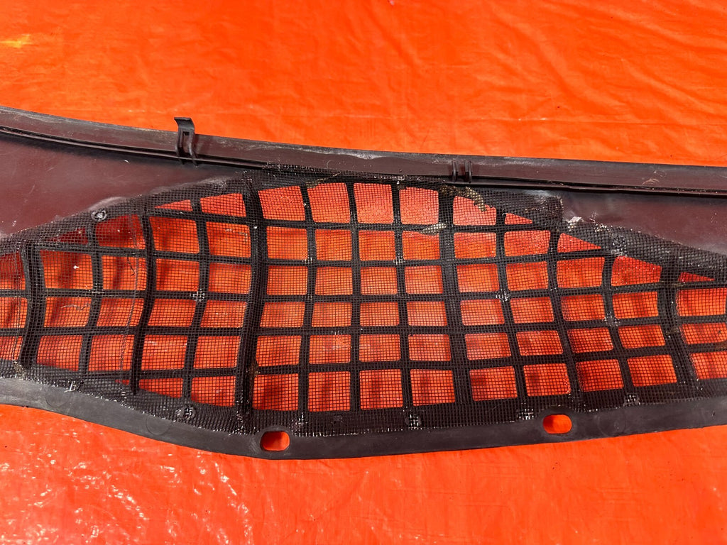 92 00 LEXUS SC300   WIPER COWL TRIM   DRIVER LEFT SIDE   OEM FACTORY #2769
