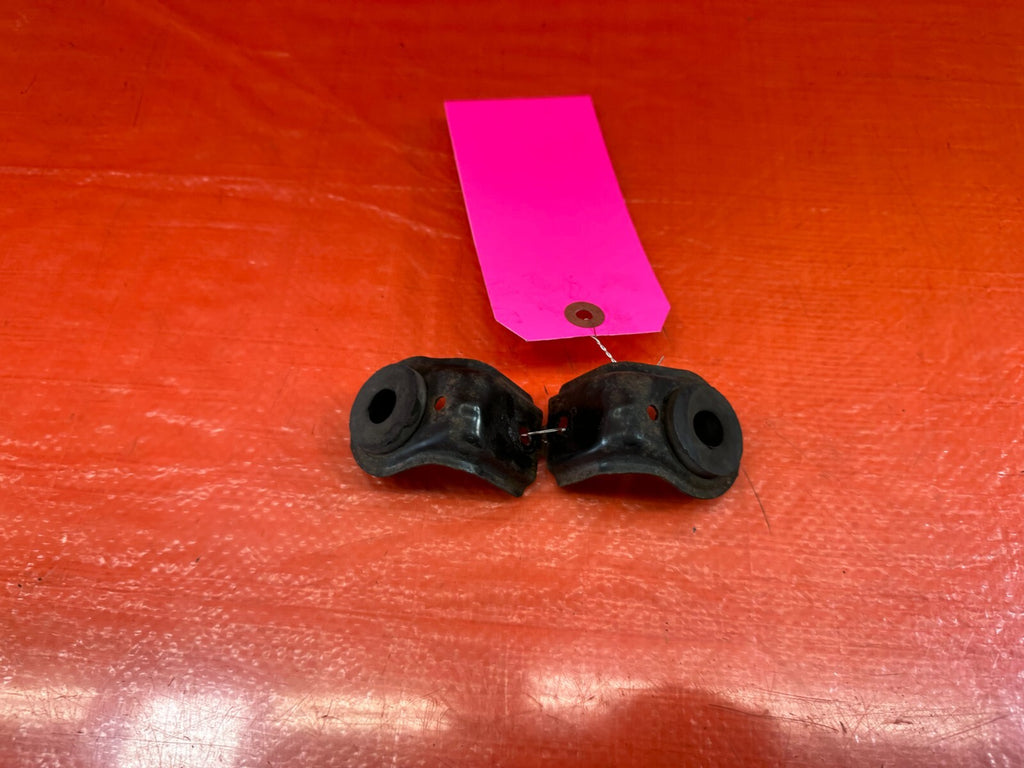 06 11 HONDA CIVIC   RADIATOR MOUNTING BRACKETS RETAINERS SET OF TWO 2   OEM 2377