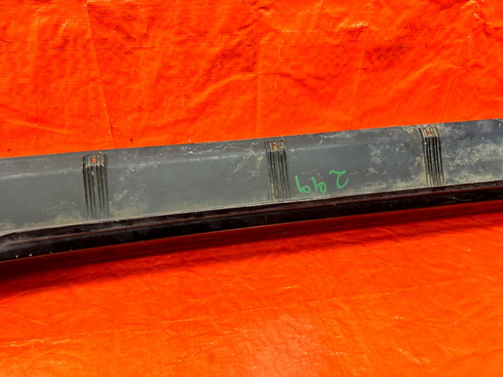 10 16 HYUNDAI GENESIS COUPE RIGHT SIDE SKIRT ROCKER MOLDING TRIM OEM #29911