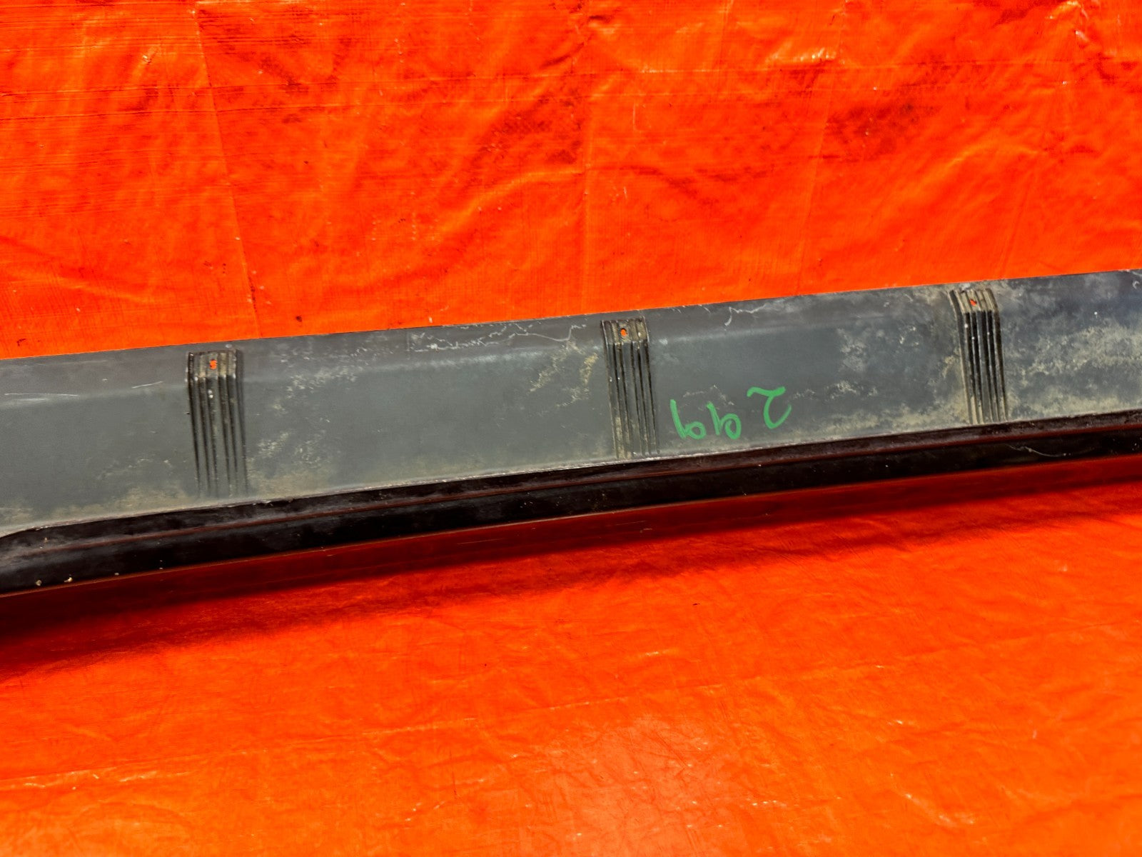 10 16 HYUNDAI GENESIS COUPE RIGHT SIDE SKIRT ROCKER MOLDING TRIM OEM #29911