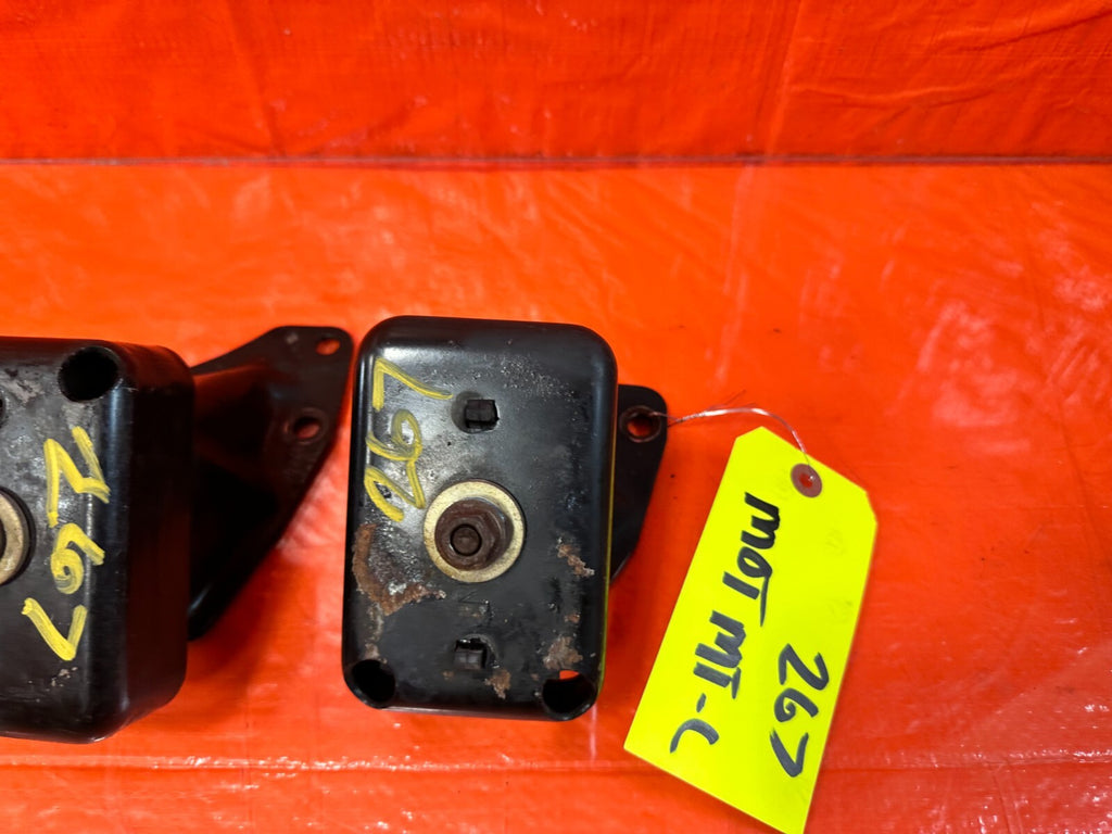 90 97 MAZDA MX 5 MIATA   MANUAL MOTOR MOUNT SET LEFT RIGHT FRONT   OEM #2676