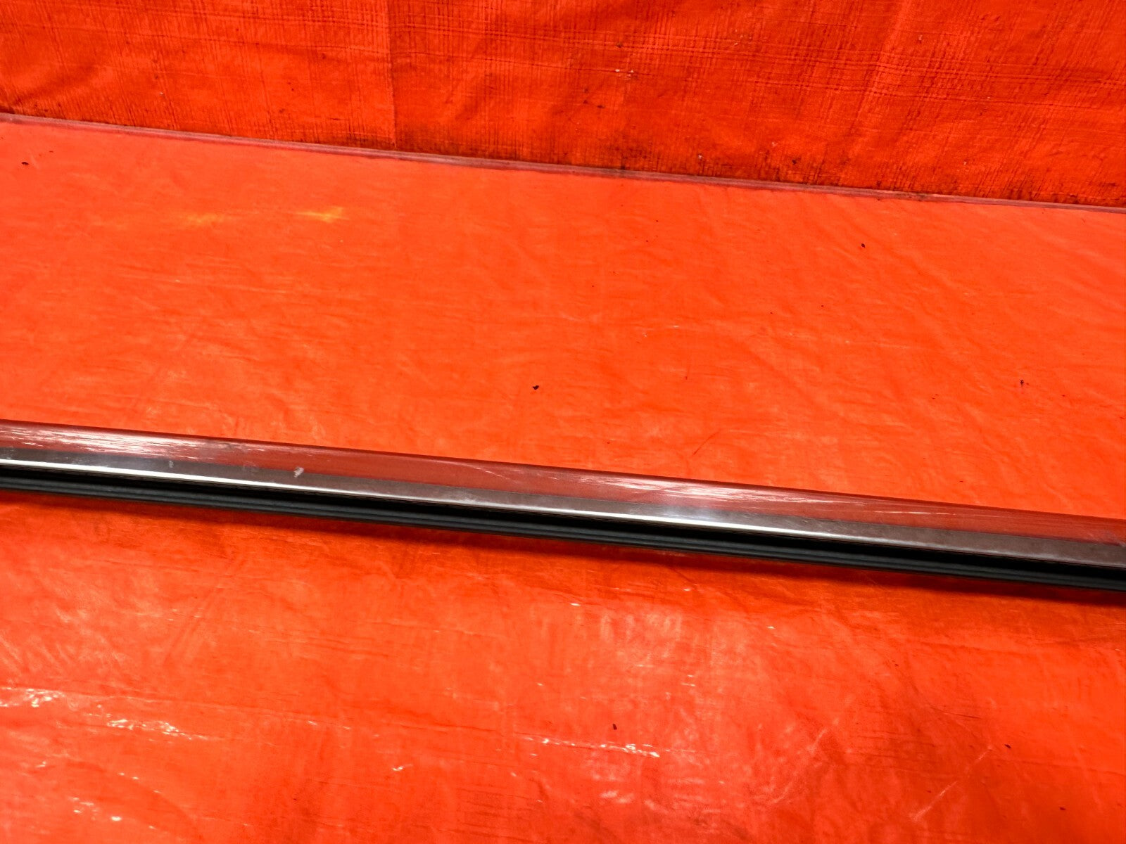 04 08 ACURA TSX   RIGHT REAR EXTERIOR WINDOW GLASS TRIM   OEM FACTORY #2756