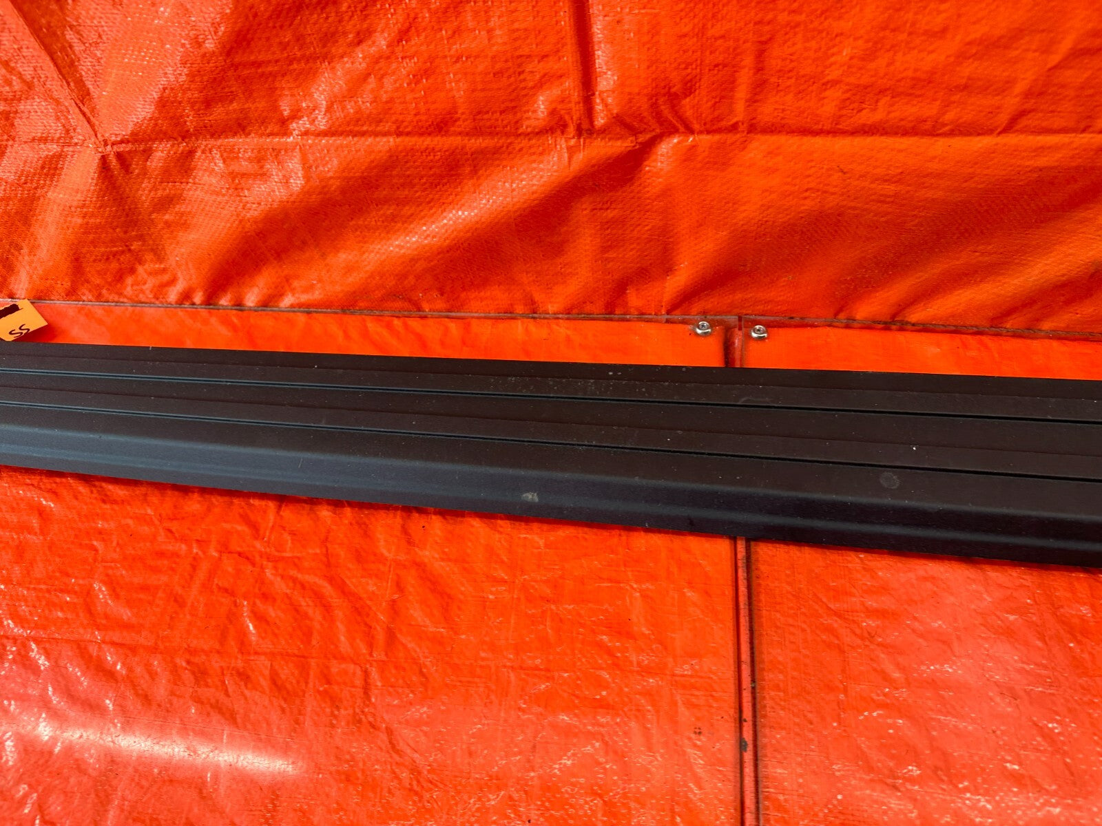 15 20 FORD F 150   PASSENGER RIGHT SIDE REAR BED RAIL CAP FL34 8429140 ADW   OEM4