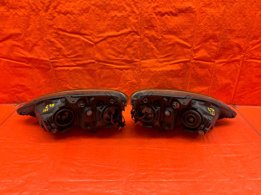 02 04 ACURA RSX   AFTERMARKET BRAND BLACK HOUSING HEADLIGHTS   LEFT & RIGHT #17117