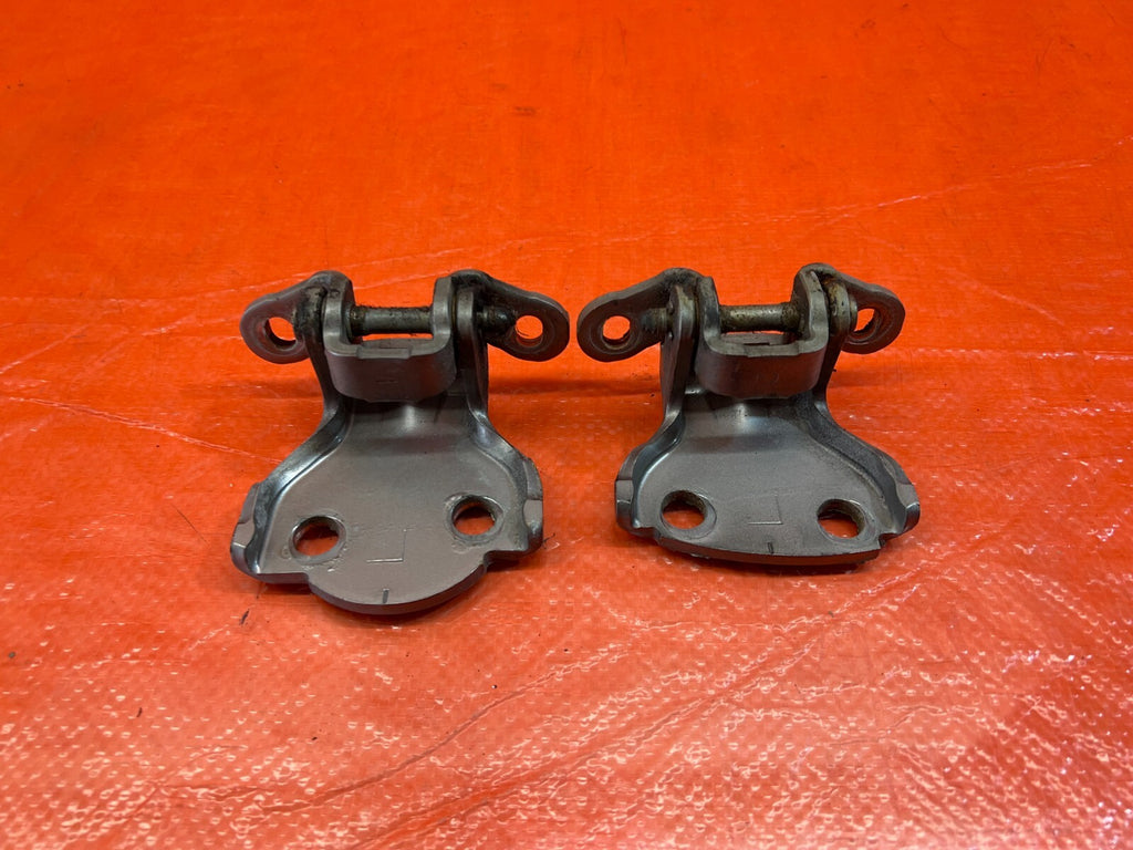 90 01 ACURA INTEGRA SEDAN 4D   DOOR HINGE SET UPPER & LOWER   LEFT REAR OEM #1590