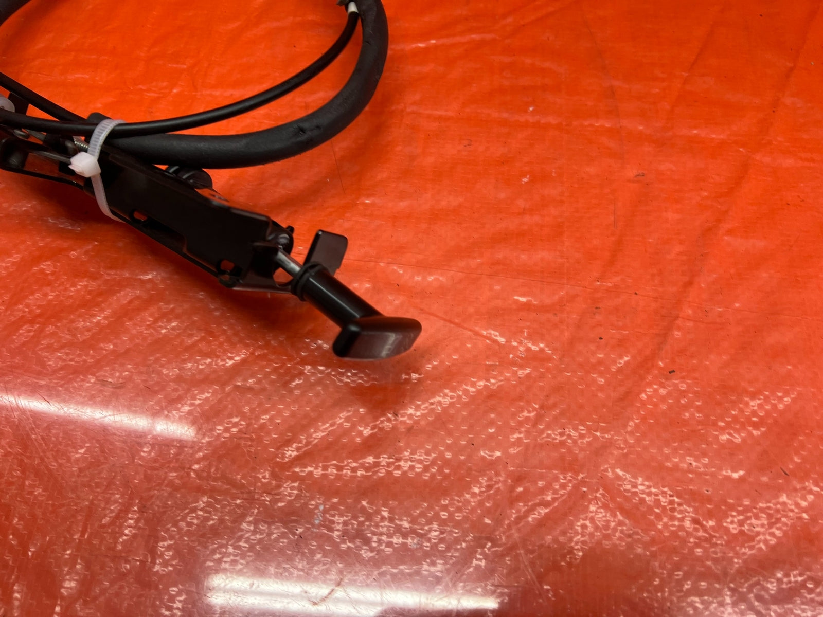 08 15 INFINITI G37 & Q60   2D COUPE   REAR SEAT RELEASE CABLE   OEM #1697