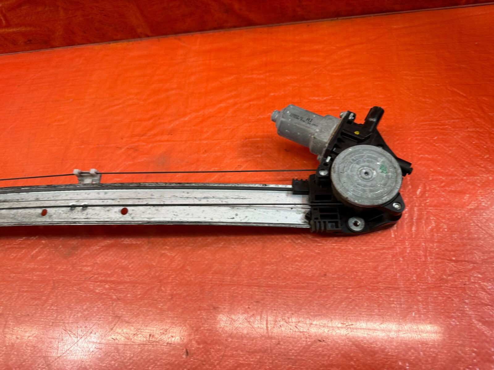 08 12 HONDA ACCORD SEDAN RIGHT FRONT   WINDOW REGULATOR W/ MOTOR   OEM #2392
