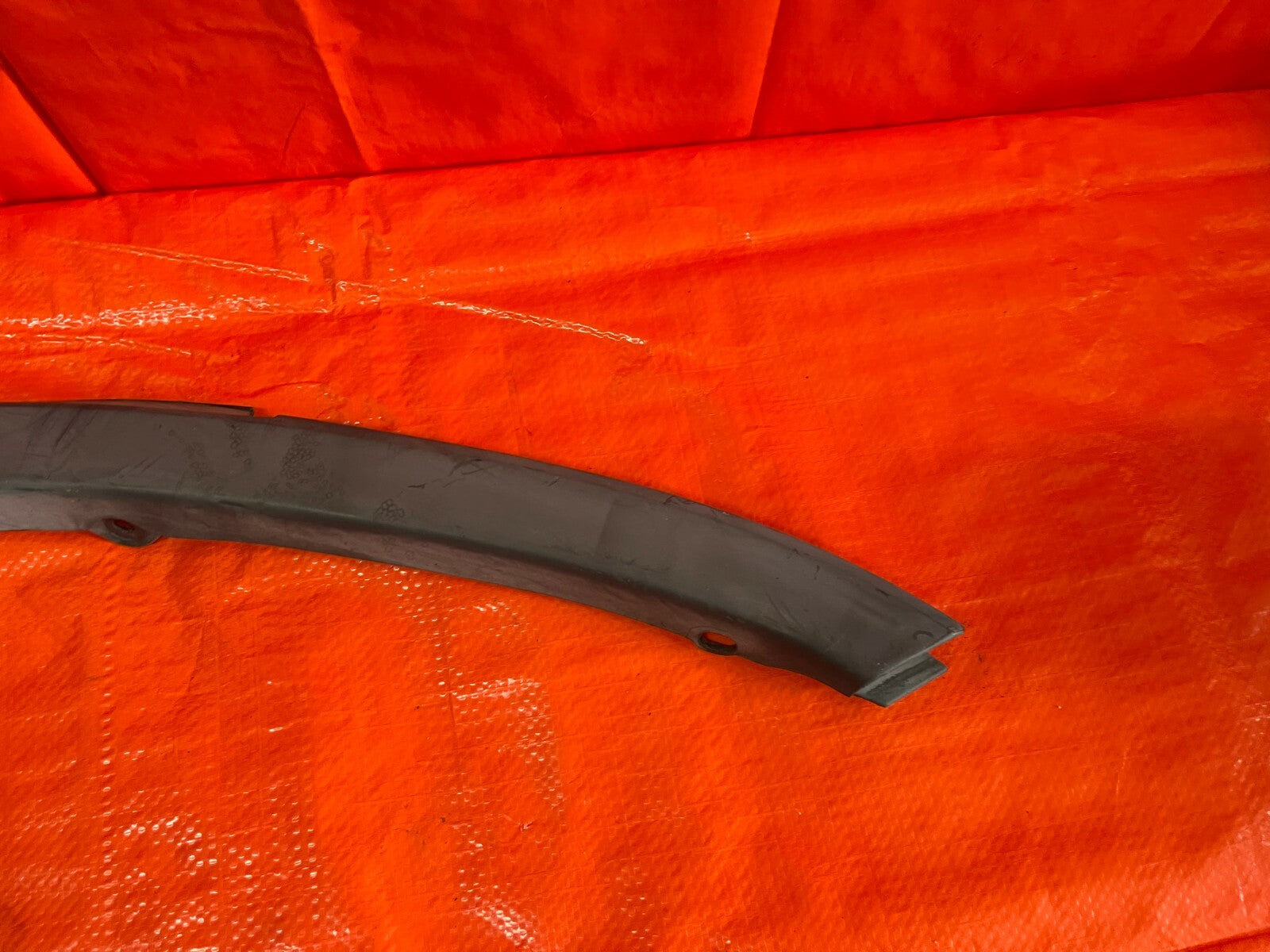 97 01 HONDA CR V CRV   DRIVER LEFT REAR   OVER FENDER TRIM PLASTIC   OEM OE4