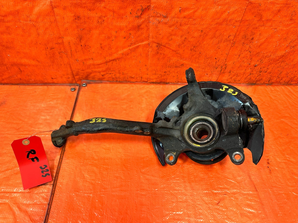 90 91 HONDA CIVIC HATCHBACK   PASSENGER RIGHT FRONT SPINDLE KNUCKLE HUB OEM 32510