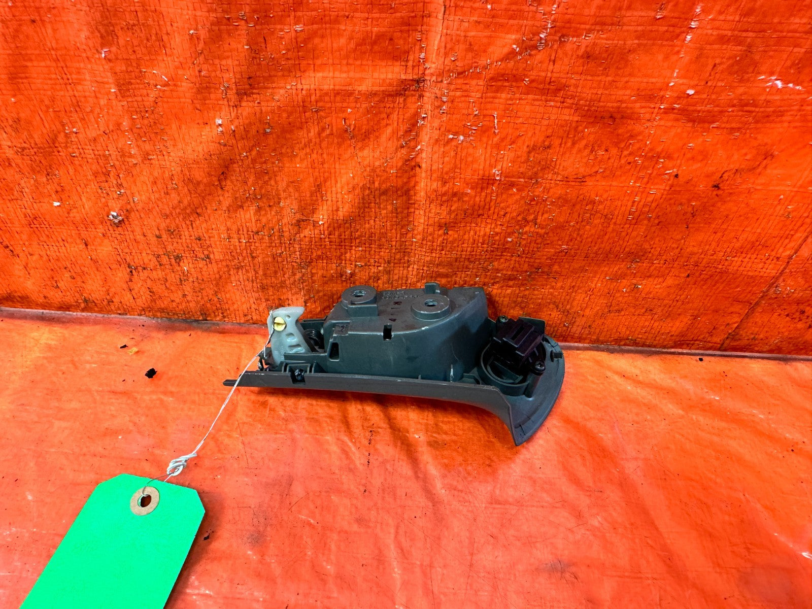 02 06 ACURA RSX   PASSENGER RIGHT INTERIOR DOOR HANDLE SCREW COVER TRIM OEM #3151