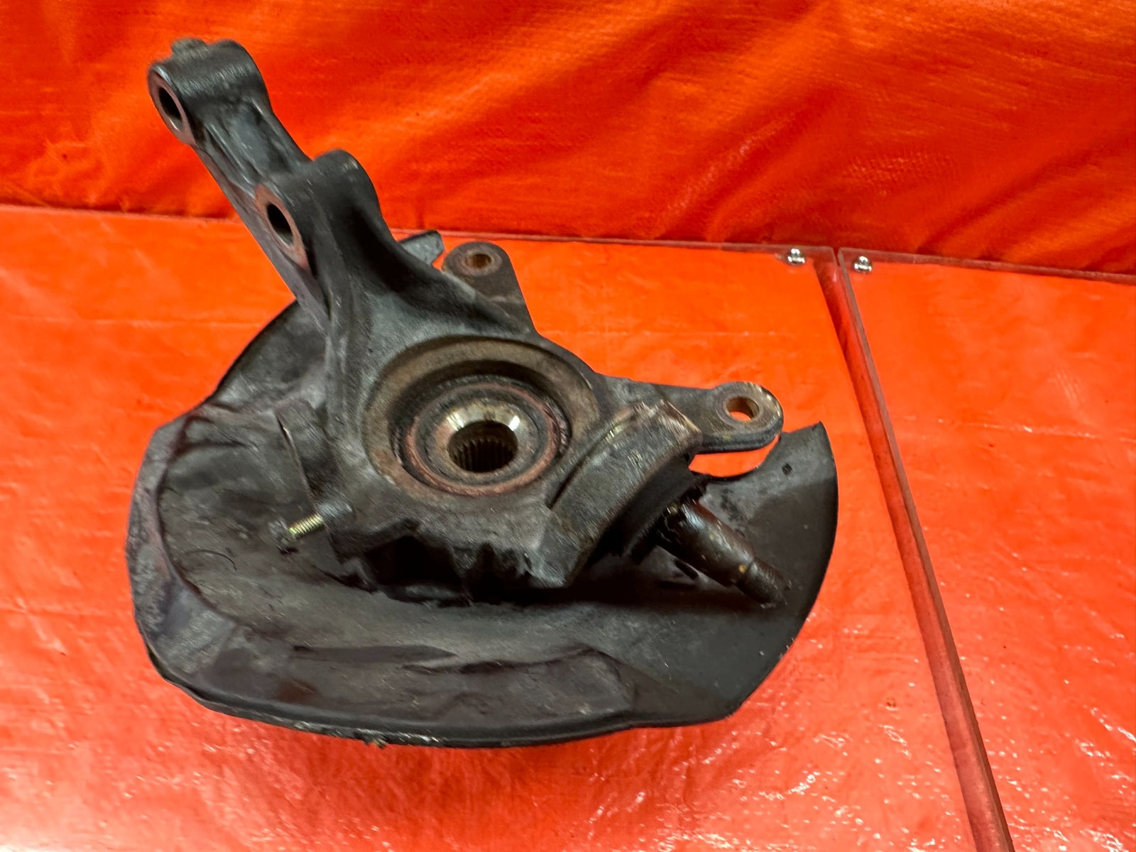 02 03 HONDA CIVIC SI EP3   DRIVER LEFT FRONT SPINDLE KNUCKLE HUB   OEM #18712