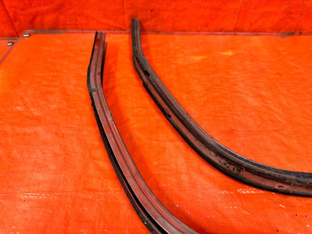 93 97 HONDA DEL SOL   TARGA TOP WEATHER STRIP WINDSHIELD TRIM   OEM #2954