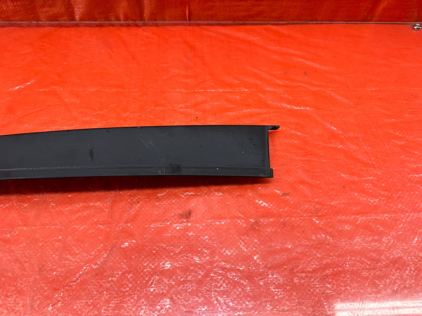 95 98 HONDA ODYSSEY   PASSENGER RIGHT REAR DOOR SASH TRIM   OEM FACTORY #1939