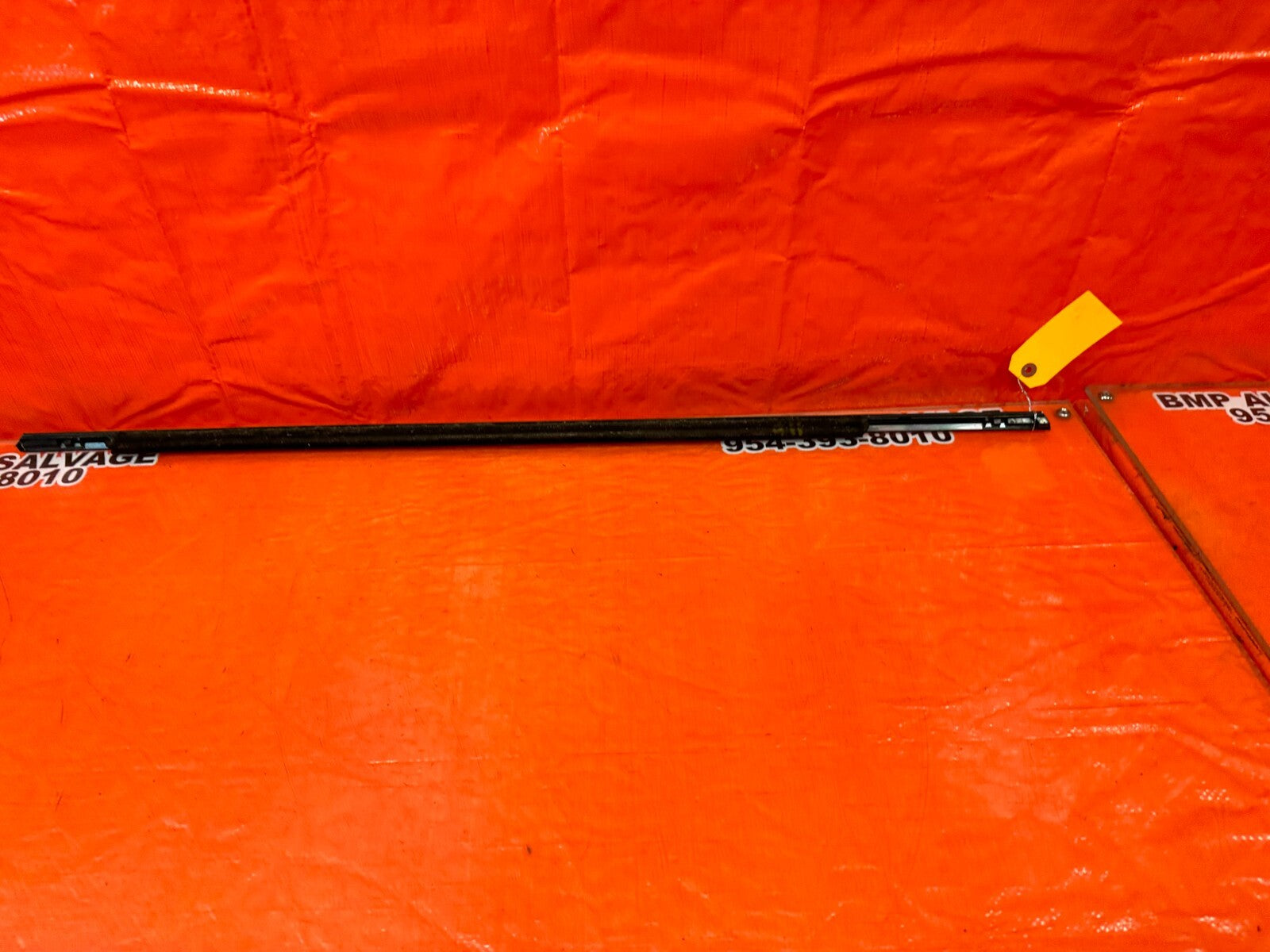 2010 10 INFINITI FX35   PASSENGER RIGHT REAR DOOR GLASS WINDOW TRIM   OEM #11610