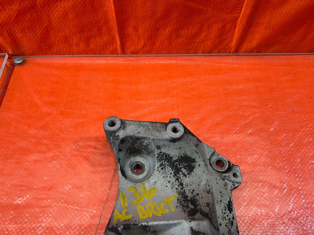 97 01 HONDA PRELUDE BASE & SH   H22A4 HVAC AC MOUNTING BRACKET OEM FACTORY 136 15