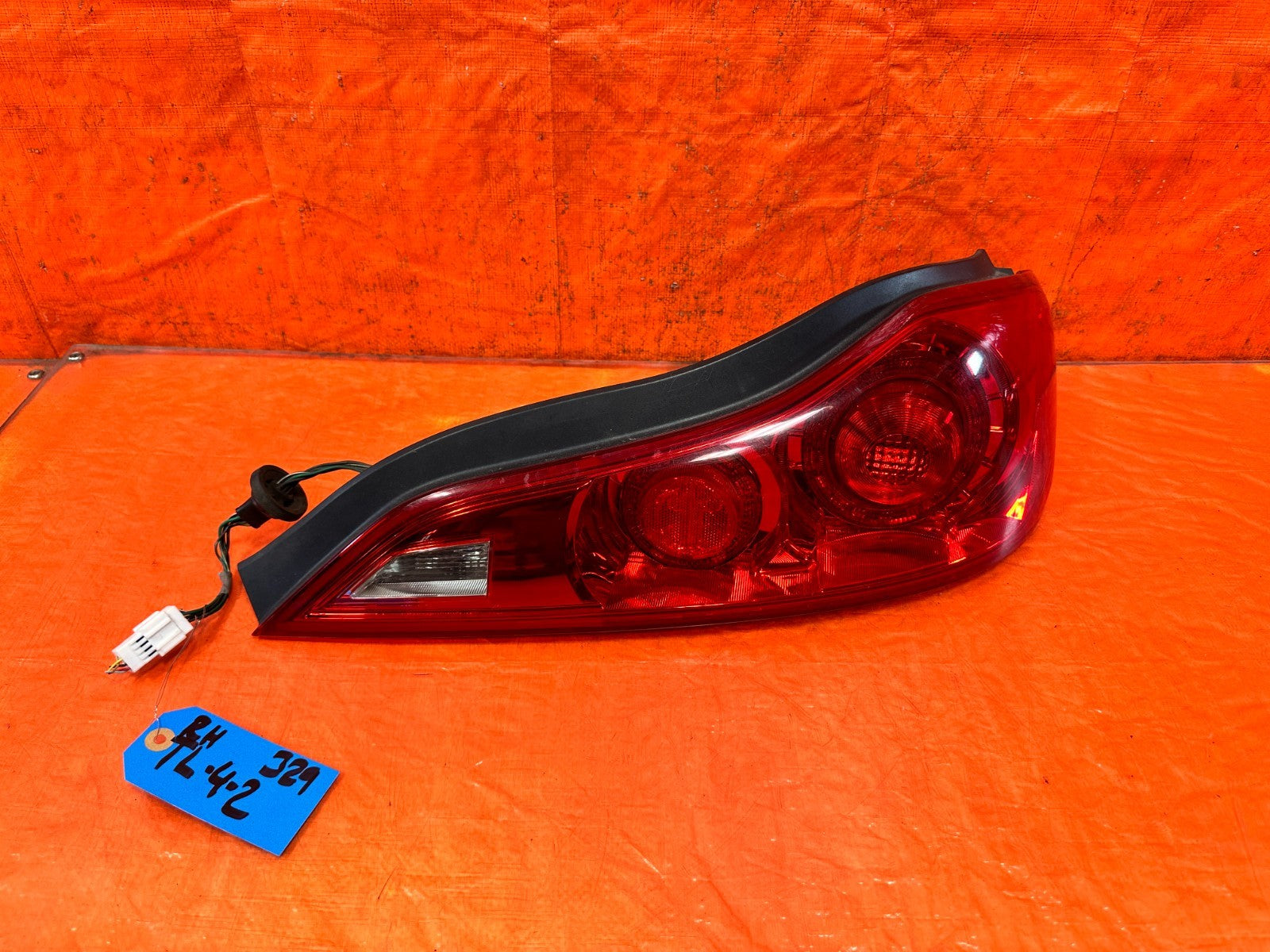 11 15 INFINITI G37 CONVERTIBLE   PASSENGER RIGHT TAIL LIGHT TAIL LAMP   OEM 3290