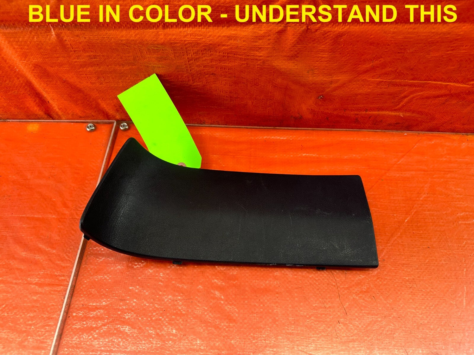 88 91 HONDA CRX DX HF   PASSENGER RIGHT TAIL LIGHT LAMP COVER TRIM   OEM #2430