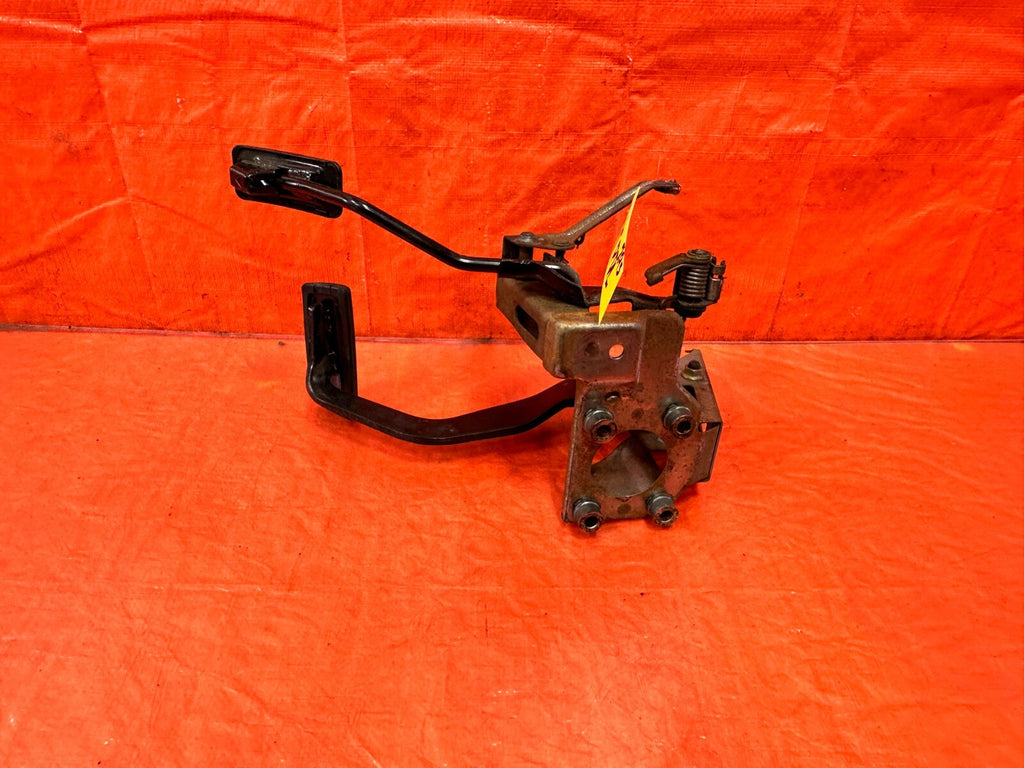 93 97 HONDA DEL SOL   AUTOMATIC PEDALS   GAS AND BRAKE   OEM FACTORY OE 2954