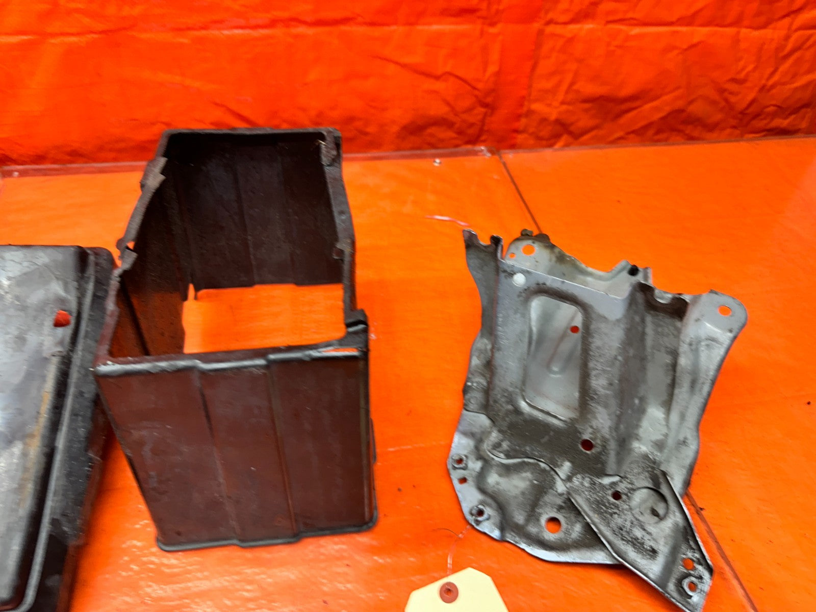 04-08 ACURA TSX 4D 2.4L K24A2 PLASTIC BATTERY TRAY HOLDER BASE MOUNT OEM #34215