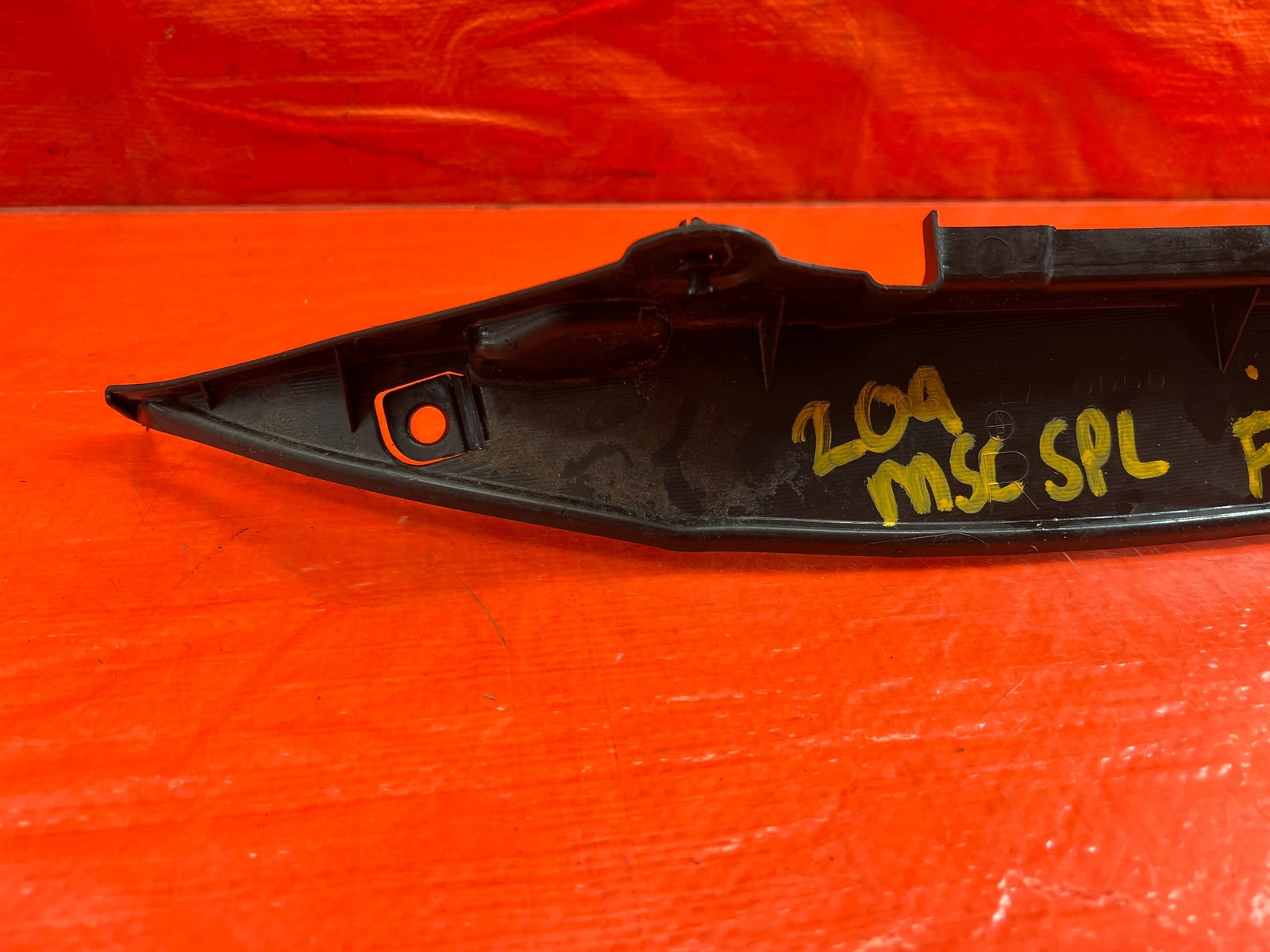 04 08 ACURA TSX   PASSENGER RIGHT   FENDER ENCLOSURE TRIM   OEM FACTORY #20914