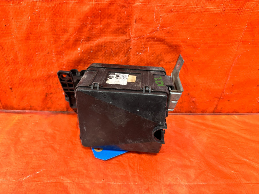 97 01 HONDA CR V CRV   EXTERIOR UNDER THE HOOD ENGINE BAY FUSE BOX PANEL OEM 3012