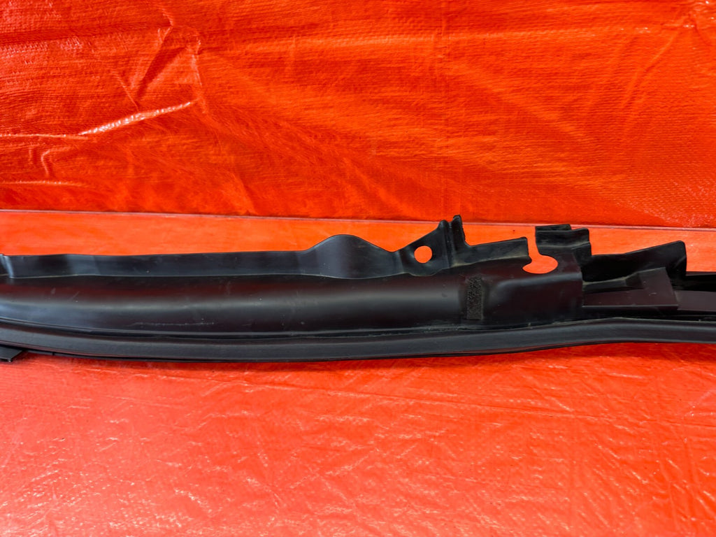 08 15 INFINITI G37 & Q60 COUPE DRIVER LEFT FRONT   FENDER SEAL TRIM GASKET #1905