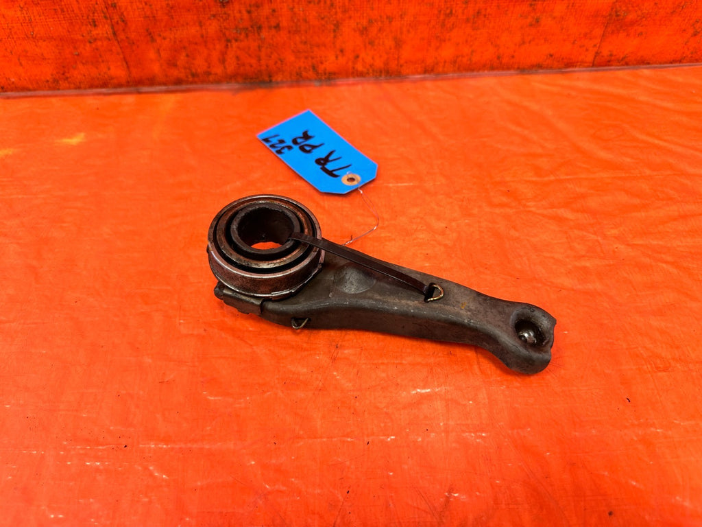 92 95 HONDA CIVIC   D SERIES   D15 D16   CLUTCH FORK & THROW OUT BEARING OEM 3272