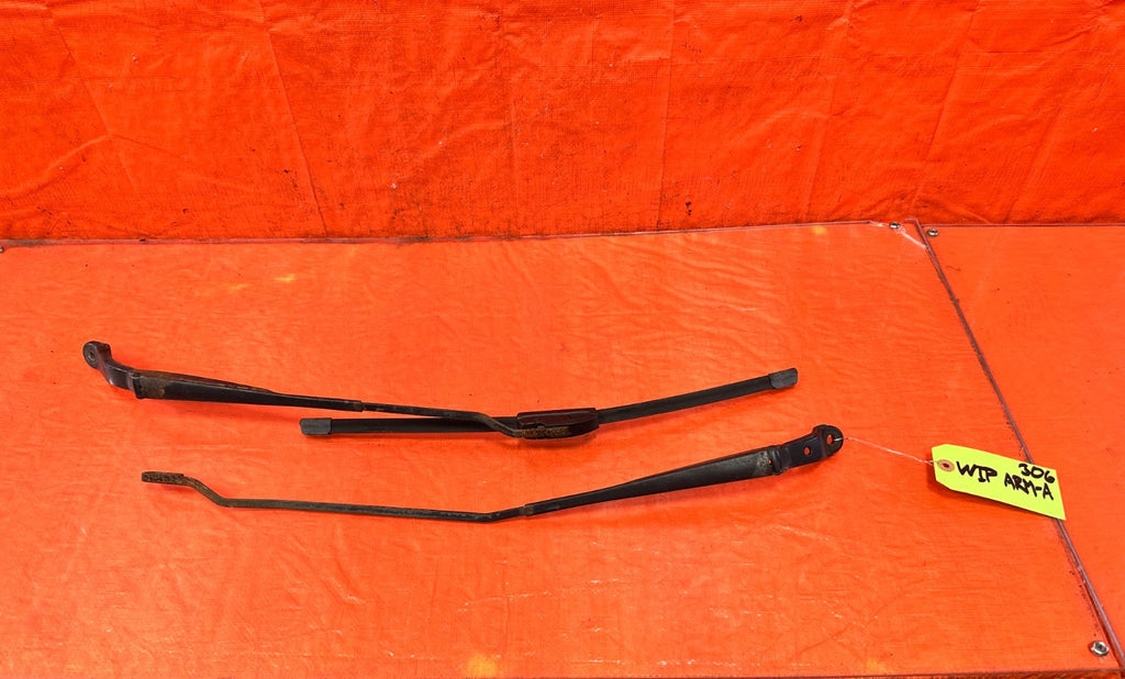02 05 HONDA CIVIC SI EP3 HATCH   WINDSHIELD WIPER ARMS LEFT & RIGHT ARMS OEM 3060