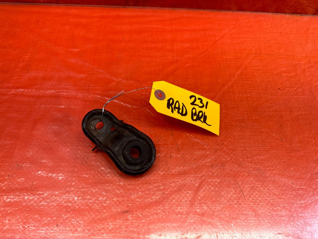 96 00 HONDA CIVIC TOP RADIATOR SUPPORT BRACKET MOUNT HOLDER BUSHING OEM OEM #2310