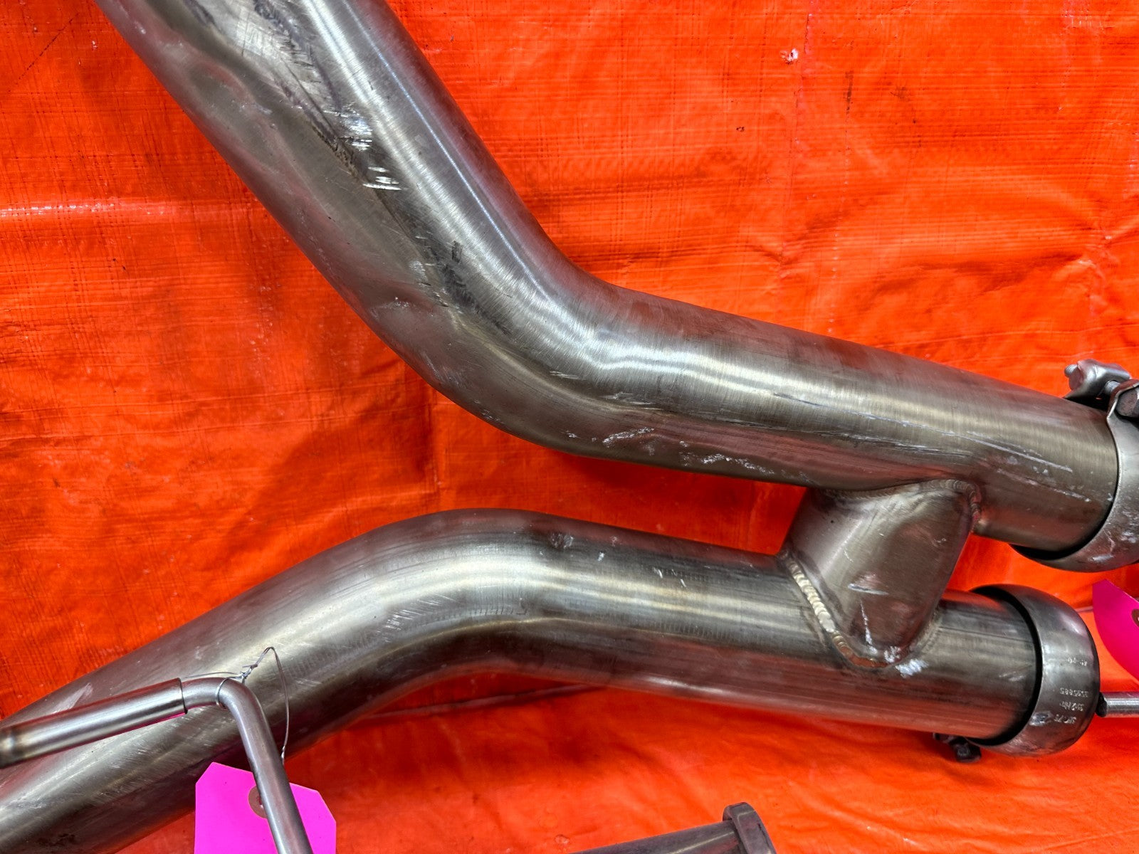 17 20 INFINITI Q60   EXHAUST  DOWN PIPES MID PIPES MUFFLERS   1 TIP IS MISSING12