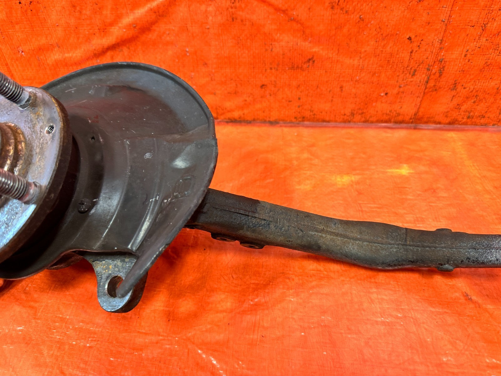 90 91 HONDA CIVIC HATCHBACK   PASSENGER RIGHT FRONT SPINDLE KNUCKLE HUB OEM 3256