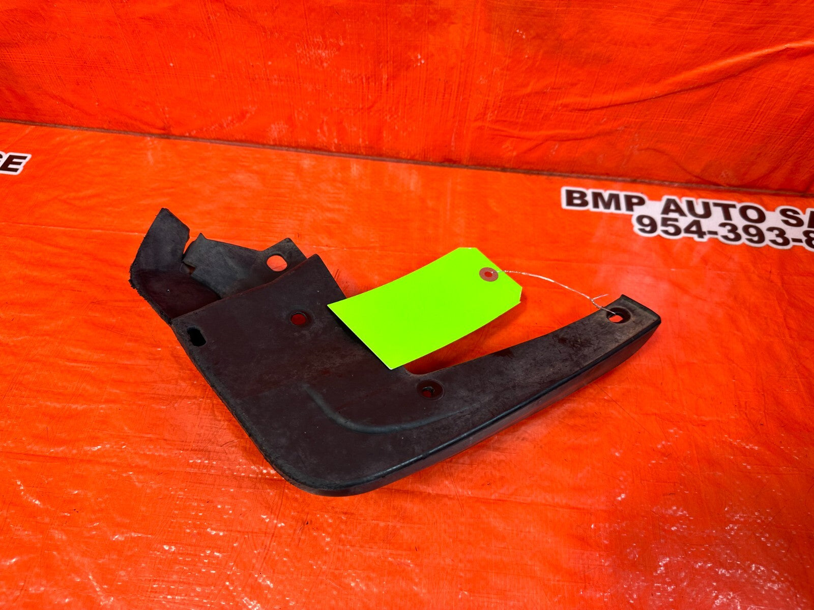 08 12 HONDA ACCORD SEDAN   DRIVER LEFT FRONT MUD FLAP SPLASH GUARD   OEM #2517