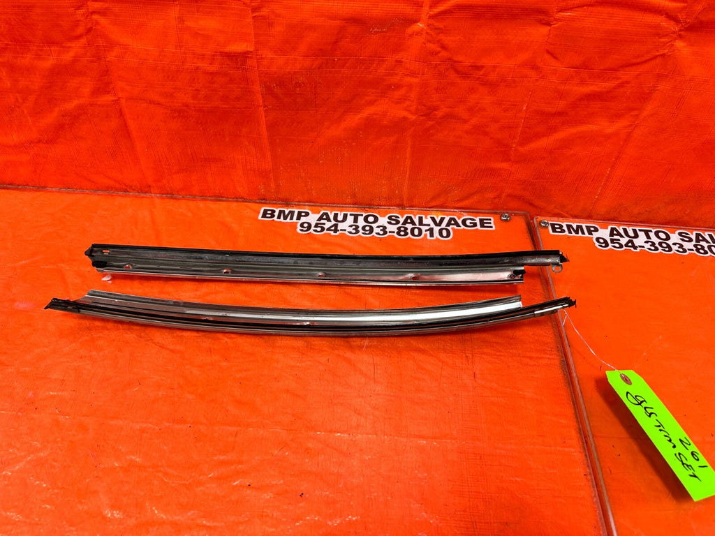 02 10 LEXUS SC430   LEFT AND RIGHT CONVERTIBLE TOP GUIDE RAILS   OEM #2610
