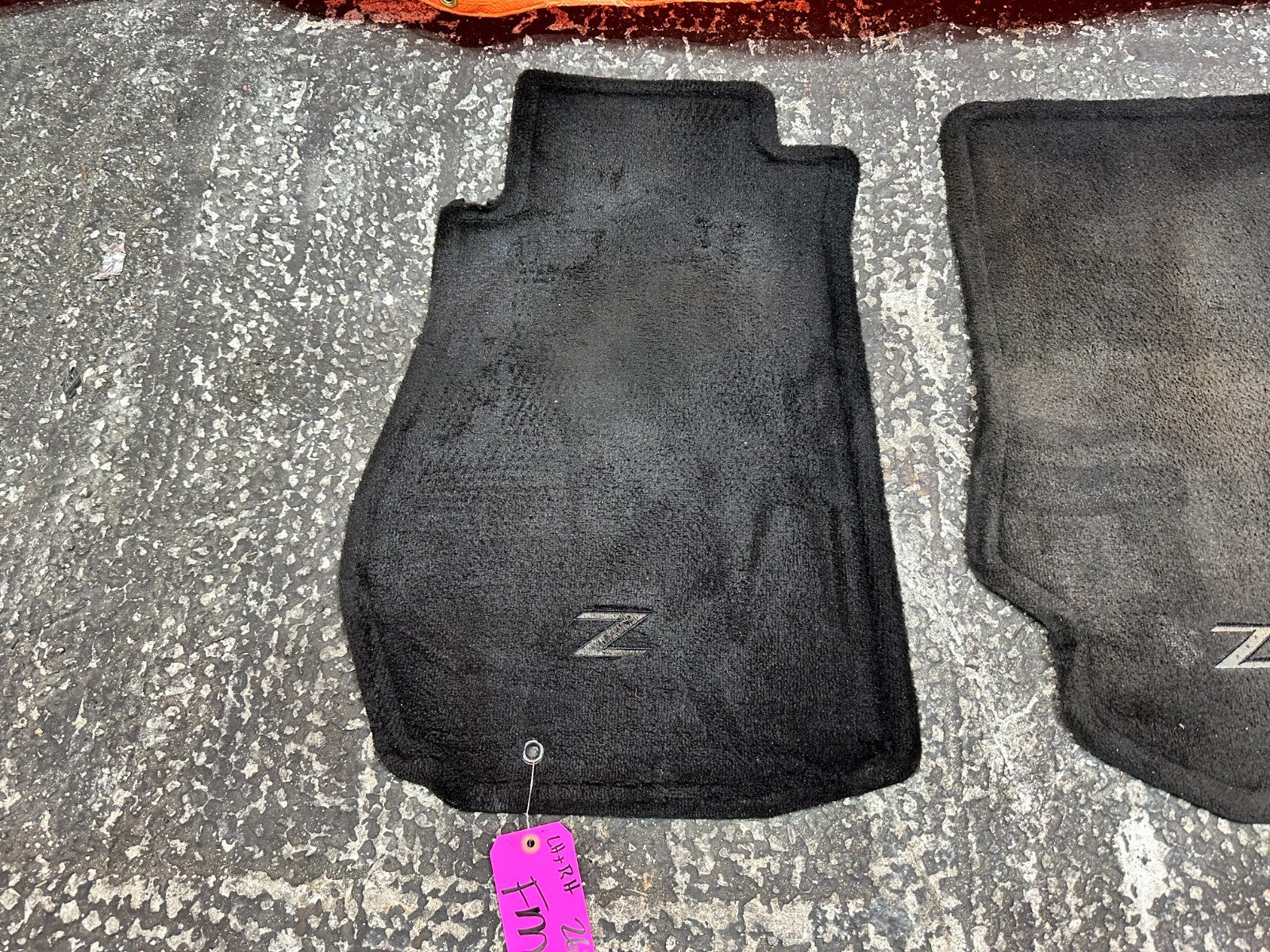 2004 04 NISSAN 350Z CONVERTIBLE LEFT AND RIGHT INTERIOR FLOOR MATS RUGS OEM 2624