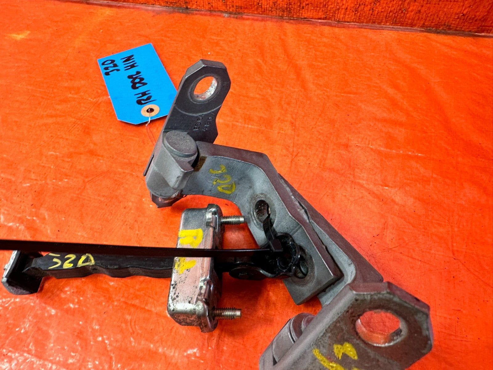 08 15 INFINITI G37 & Q60 COUPE   DOOR CHECKER W/ BOTH DOOR HINGES   RIGHT   OEM5