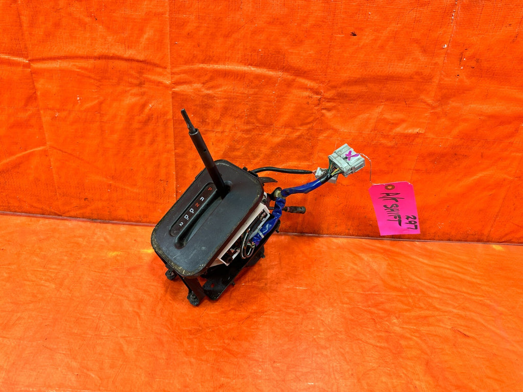 96 00 HONDA CIVIC   AUTOMATIC SHIFTER GEAR SELECTOR   OEM FACTORY OE #297 10