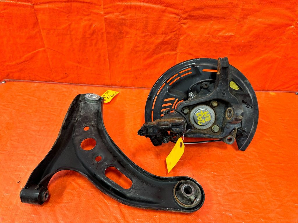 13 24 SUBARU BRZ   PASSENGER RIGHT FRONT SPINDLE KNUCKLE HUB & LOWER ARM OEM 29211