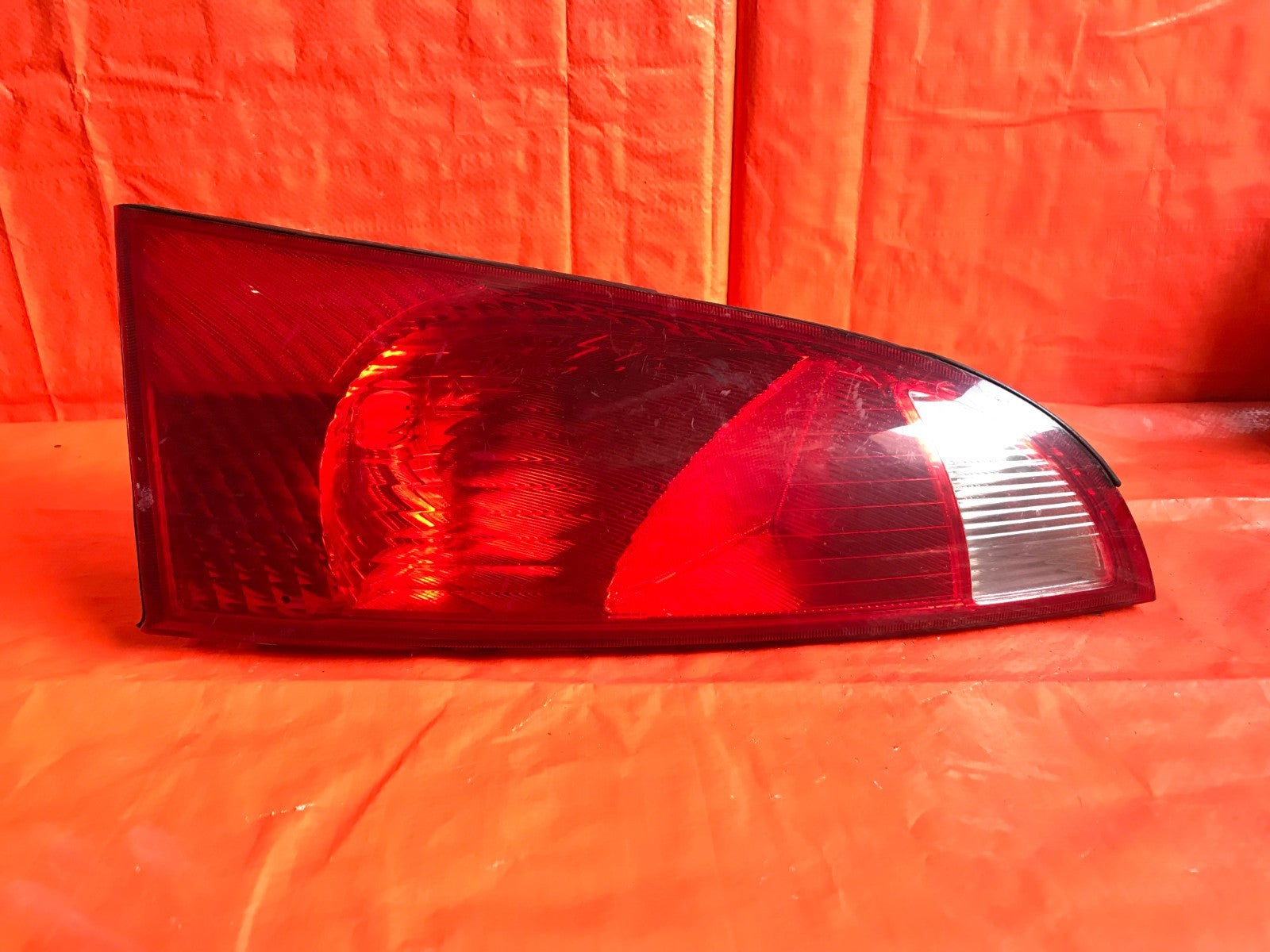 OEM 2003 03 FORD FOCUS HATCHBACK PASSENGER RIGHT TAIL LIGHT LAMP R RH0