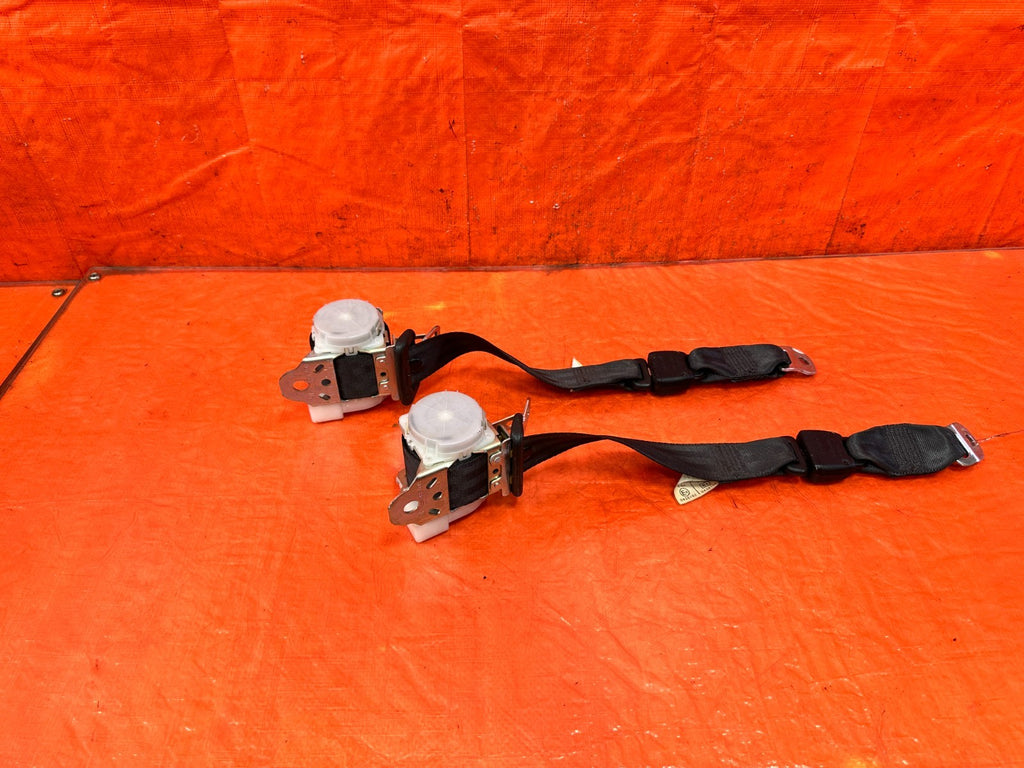 09 15 INFINITI G37 CONVERTIBLE   REAR SEAT BELTS LEFT & RIGHT   OEM #3104