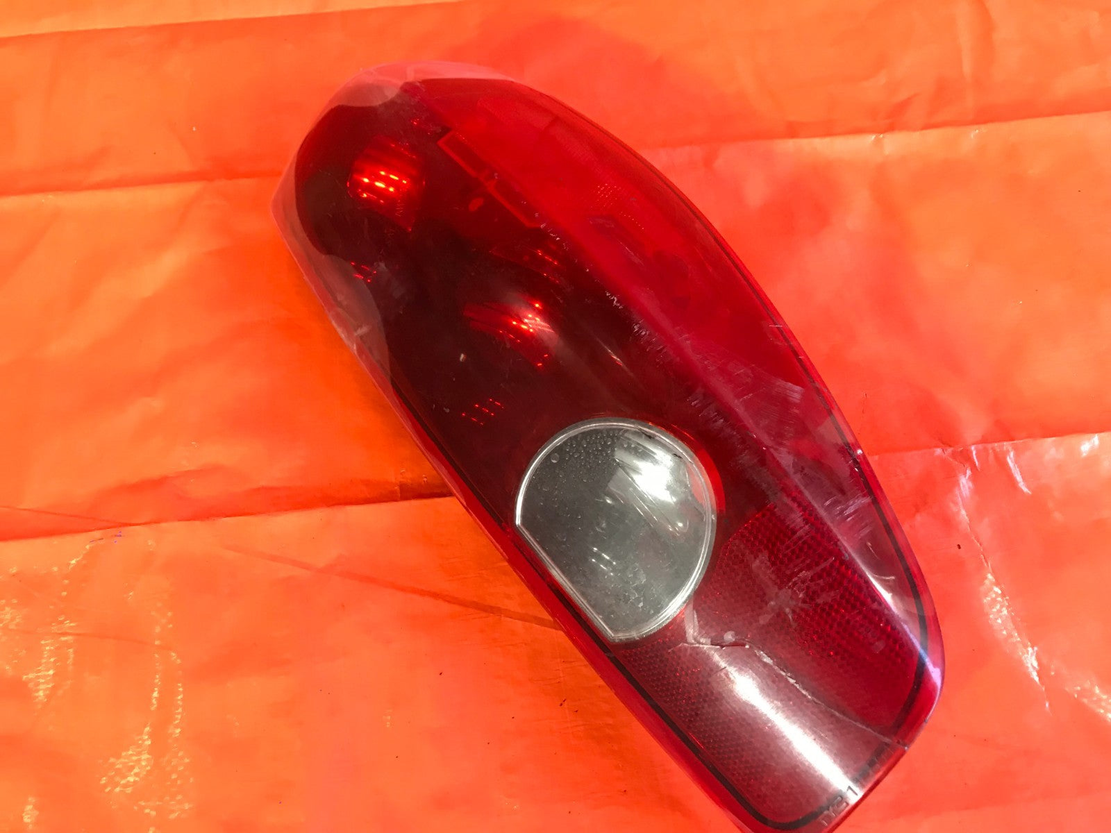 TYC BRAND   2004 04 CHEVROLET COLORADO PASSENGER RIGHT TAIL LIGHT LAMP   FLAWS4