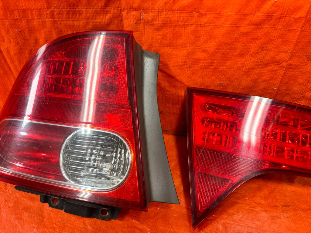 06 08 HONDA CIVIC   4 DOOR SEDAN COMPLET TAIL LIGHT TAIL LAMP SET ALL 4 OEM 3008