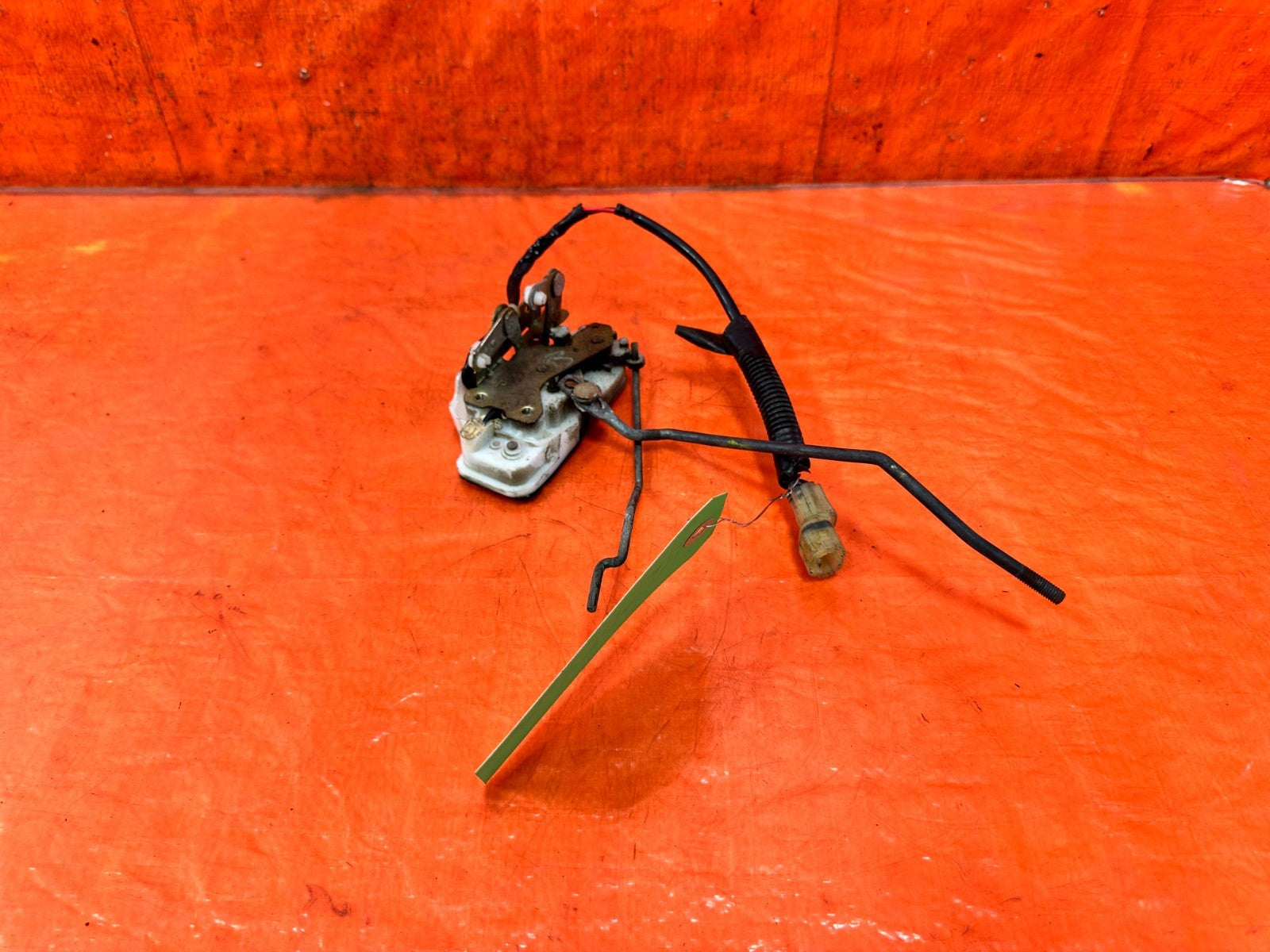90 91 HONDA CIVIC HATCHBACK   PASSENGER RIGHT DOOR LOCK ACTUATOR LATCH OEM 3172