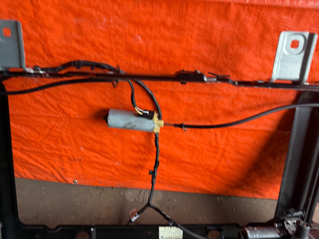 09 15 INFINITI G37 CONVERTIBLE   PARCEL SHELF FRAME W/ ALL MOTORS   OEM #3105