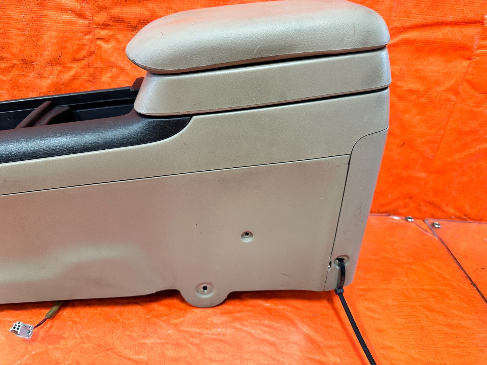 97 01 HONDA PRELUDE   ARM REST / CENTER CONSOLE STORAGE COMPARTMENT TAN OEM 3239